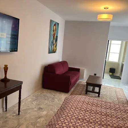 Domaine Pierre Monnaie Villa *