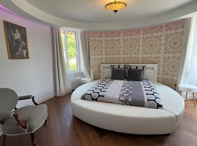 Domaine Pierre Monnaie Villa *